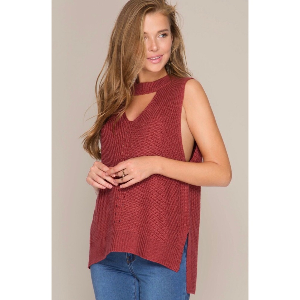Brick Red Sleeveless Sweater with Keyhole Neckline